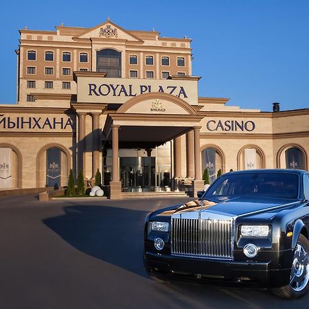 Royal Plaza Hotel And Casino Капшагай Экстерьер фото