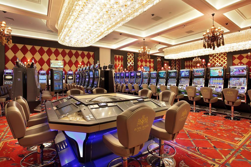 Royal Plaza Hotel And Casino Капшагай Экстерьер фото