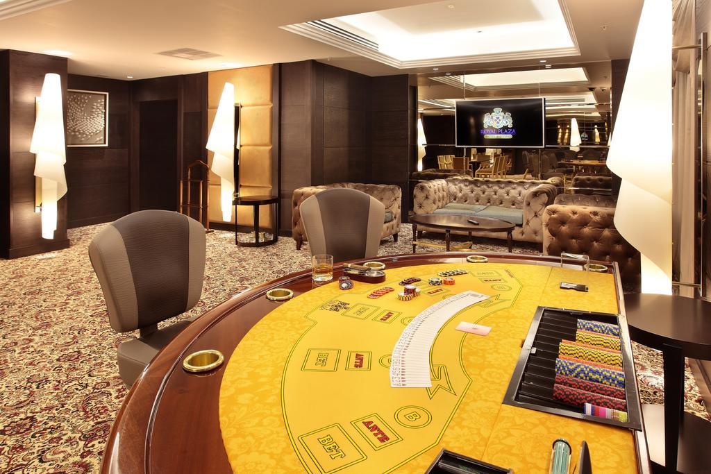 Royal Plaza Hotel And Casino Капшагай Экстерьер фото
