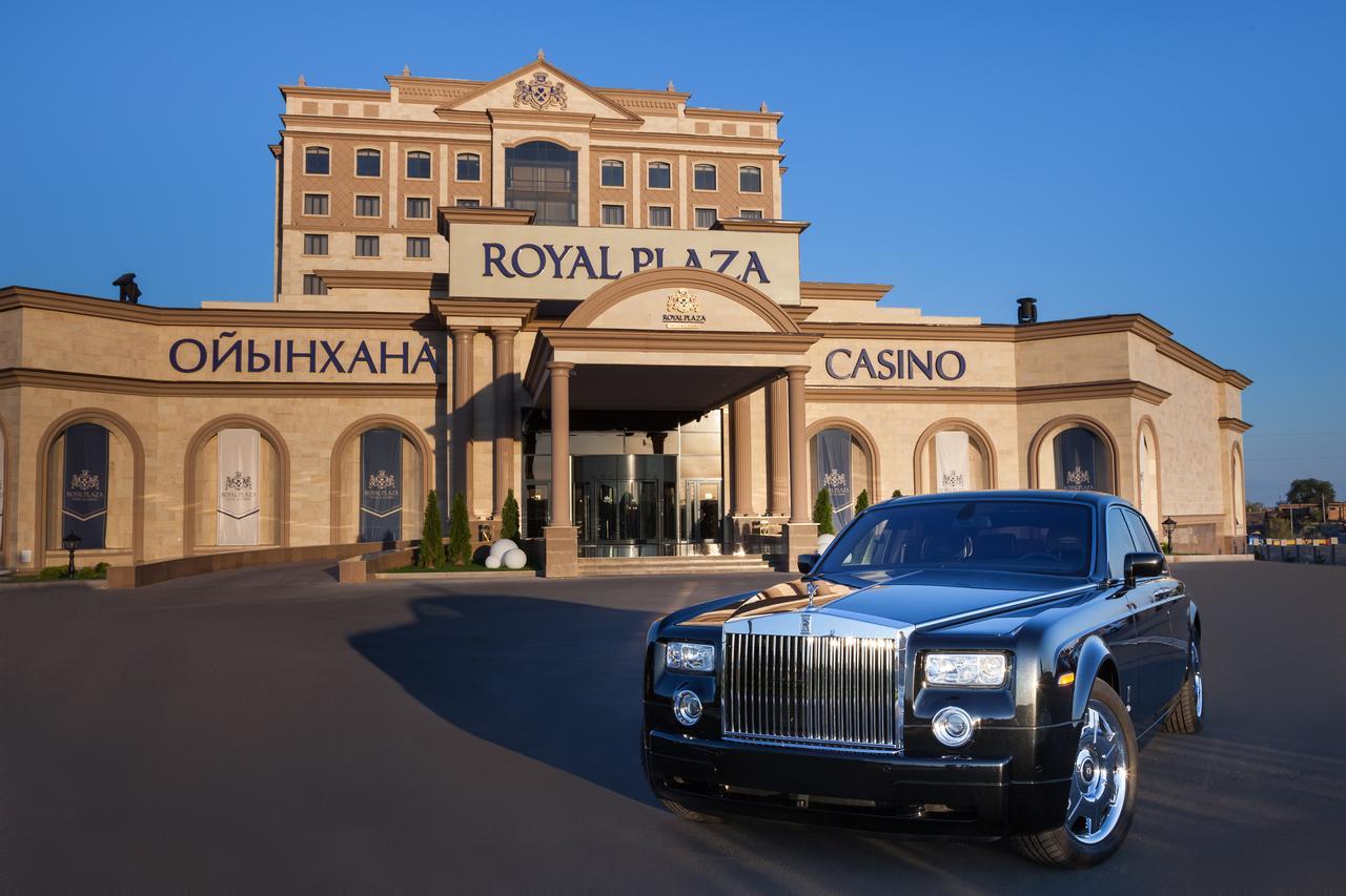 Royal Plaza Hotel And Casino Капшагай Экстерьер фото