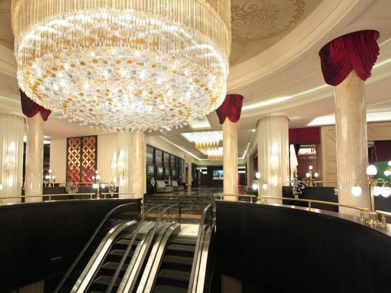 Royal Plaza Hotel And Casino Капшагай Экстерьер фото